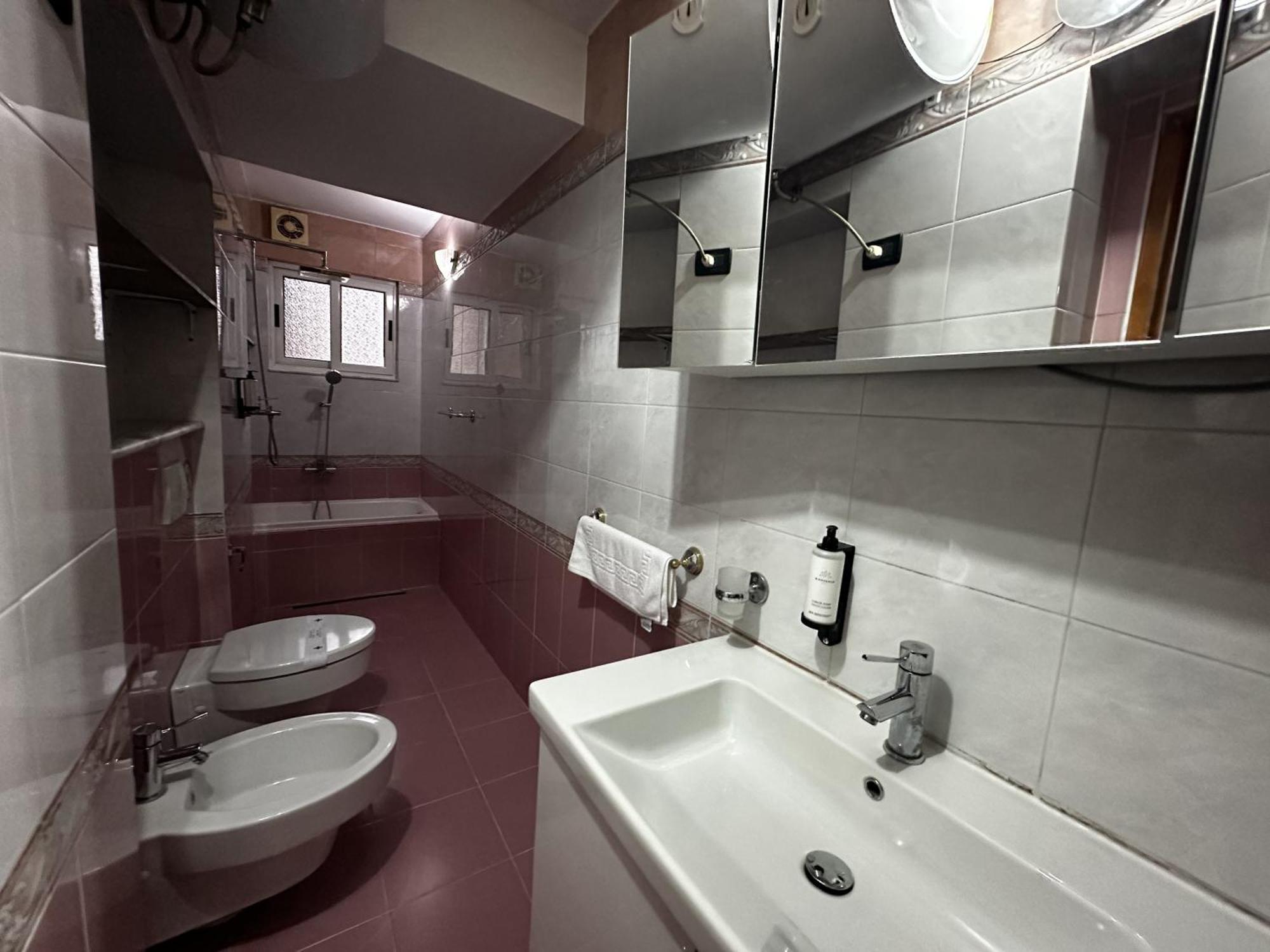 Tirana Treasure: Chic 2Br-Apartment 8Min To Skanderbeg Place Dış mekan fotoğraf